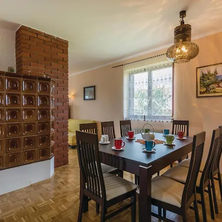 Stunning In With Kitchen