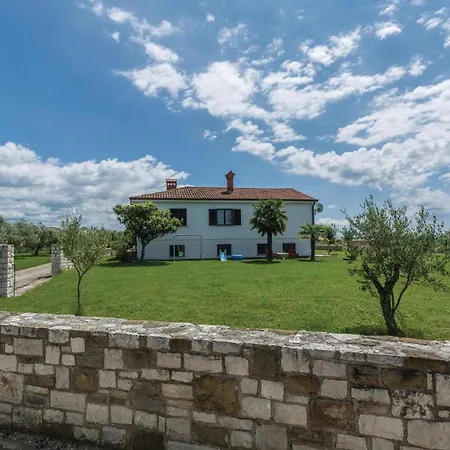 Stunning In With Kitchen Brtonigla