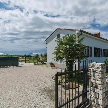 Σπίτι διακοπών Stunning In With Kitchen *