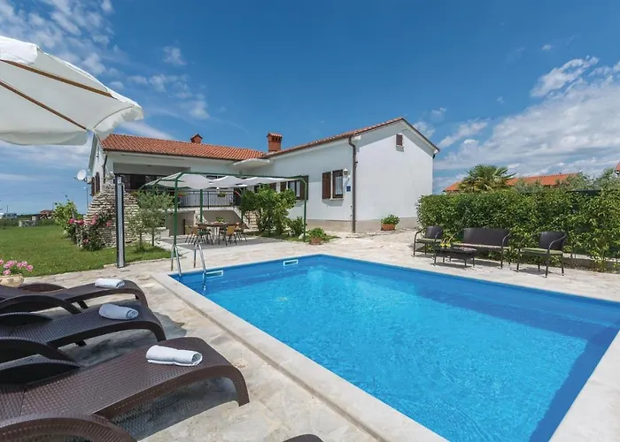 Stunning In With Kitchen