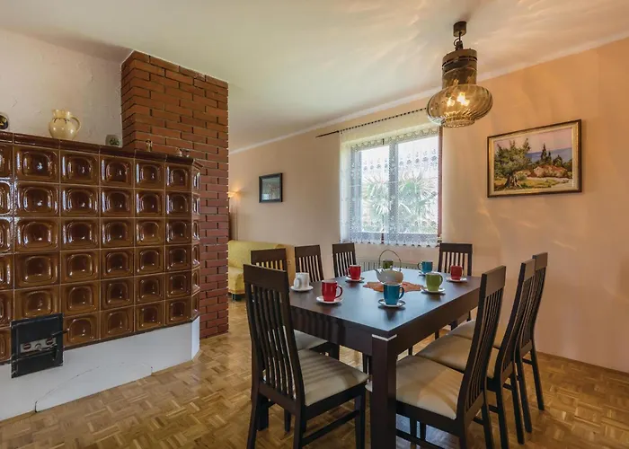 Stunning In With Kitchen