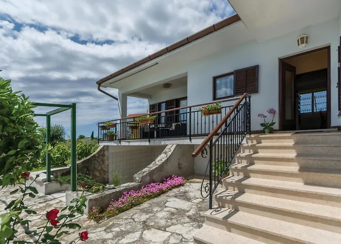 Vakantiehuis Stunning In With Kitchen Brtonigla
