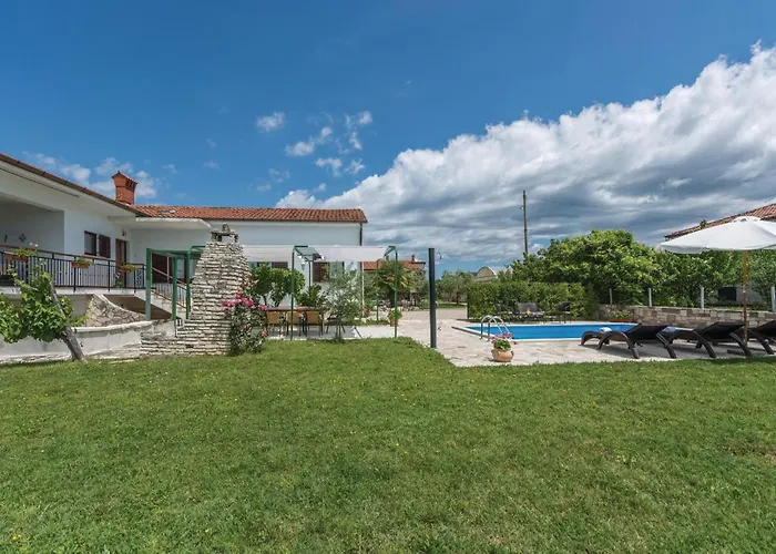 Casa vacanze Stunning In With Kitchen