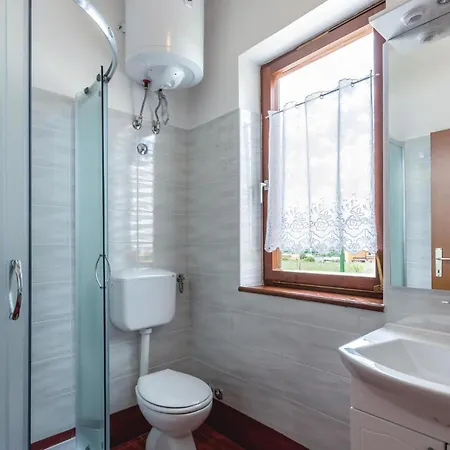 Holiday home Stunning Home In Brtonigla With Kitchen