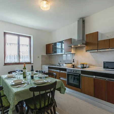 Stunning Home In Brtonigla With Kitchen Brtonigla