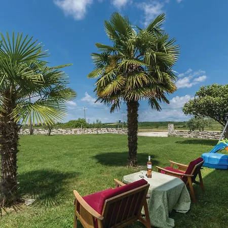 Holiday home Stunning Home In Brtonigla With Kitchen